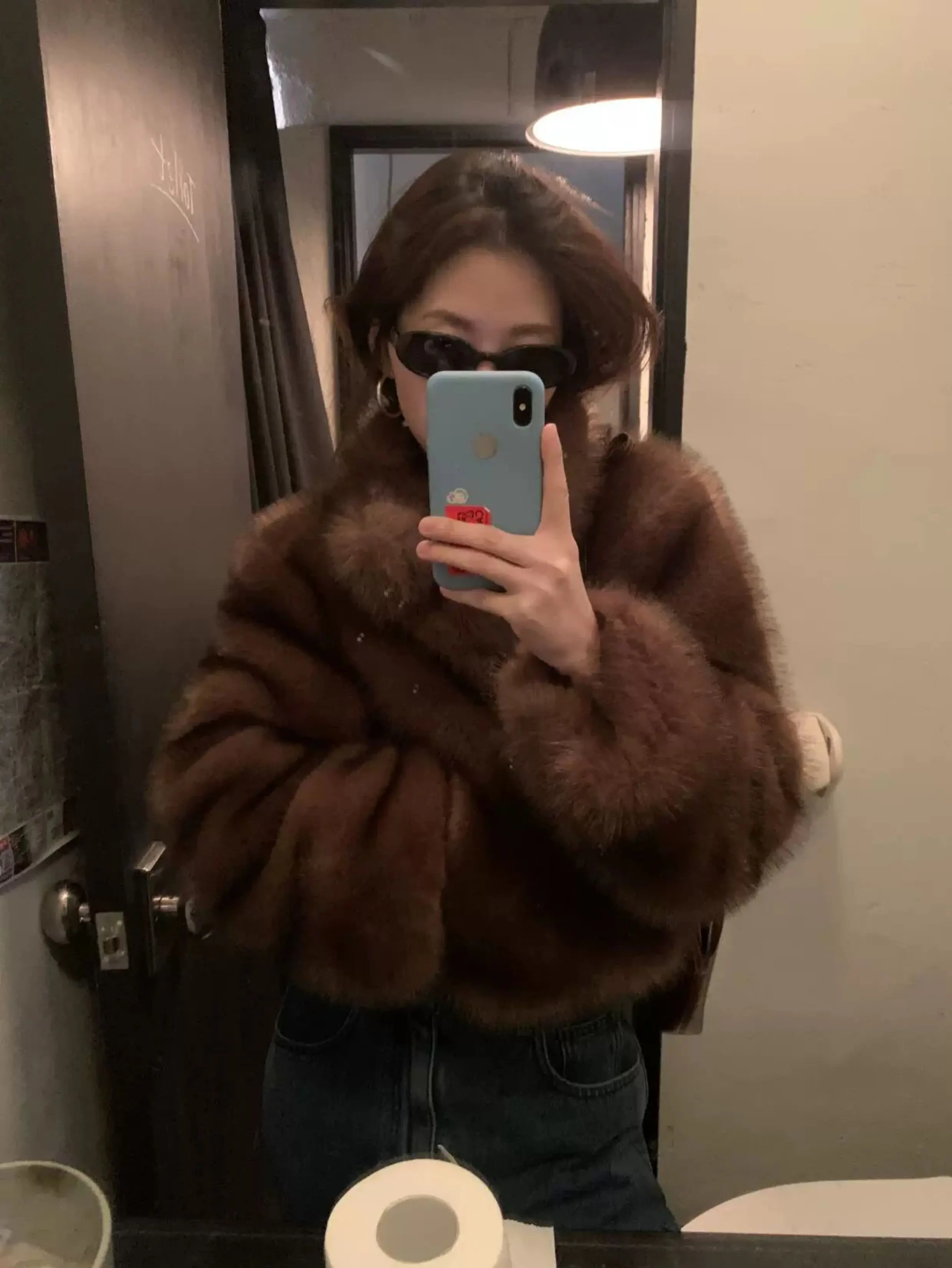 Automne hiver nouvelle mode coréenne court manteau de fourrure de renard femmes épaissi fourrure en peluche veste de luxe marque fausse fourrure pardessus femmes