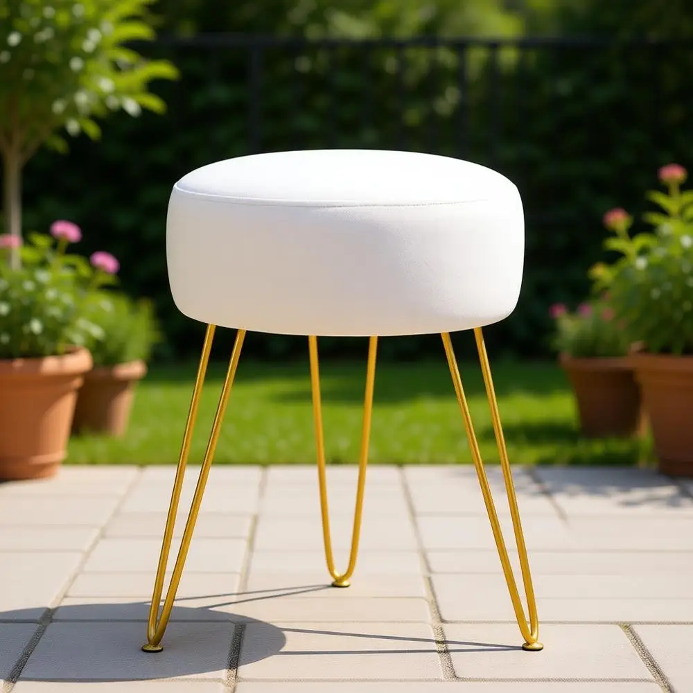 

Белый круглый бархатный пуфик для макияжа, туалетного столика и гостиных комнат