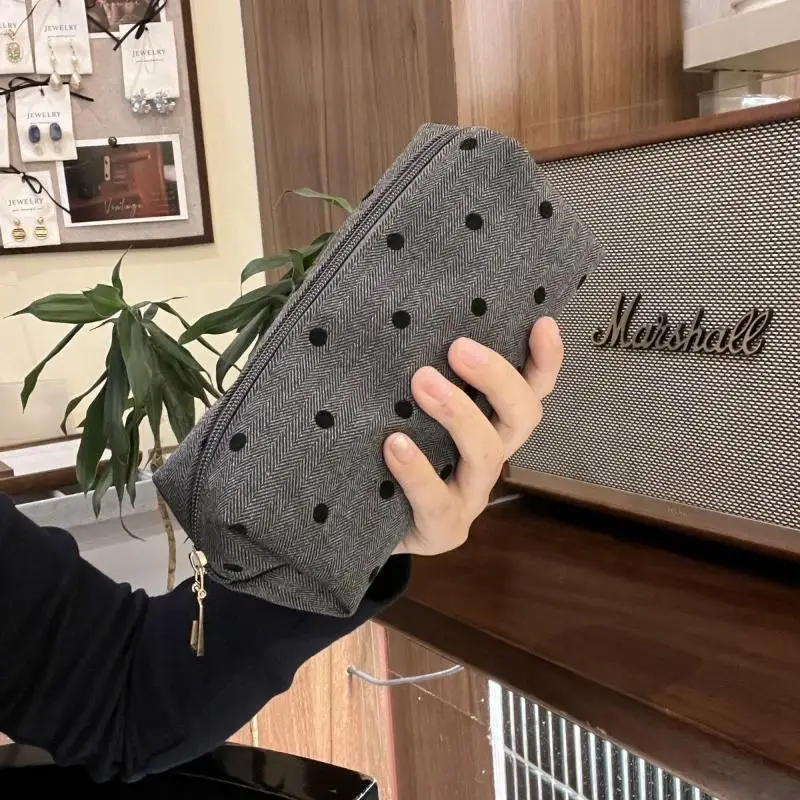 Tragbare Stoff-Federtasche für Schüler im koreanischen Stil, gepunktete Federtasche mit großer Kapazität, modischer Schreibwaren-Organizer, Kosmetiktasche – Detail 3