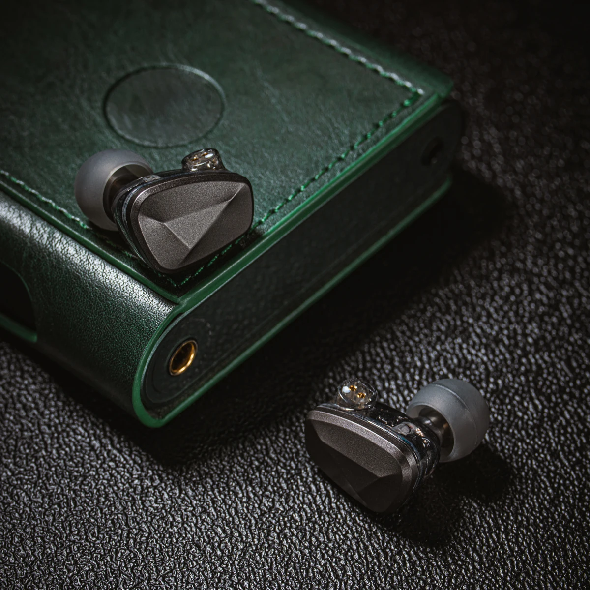 Astrotec GX100 1DD + 1PZT In-ear Earphone Wired Hifi  Monitor IEMS