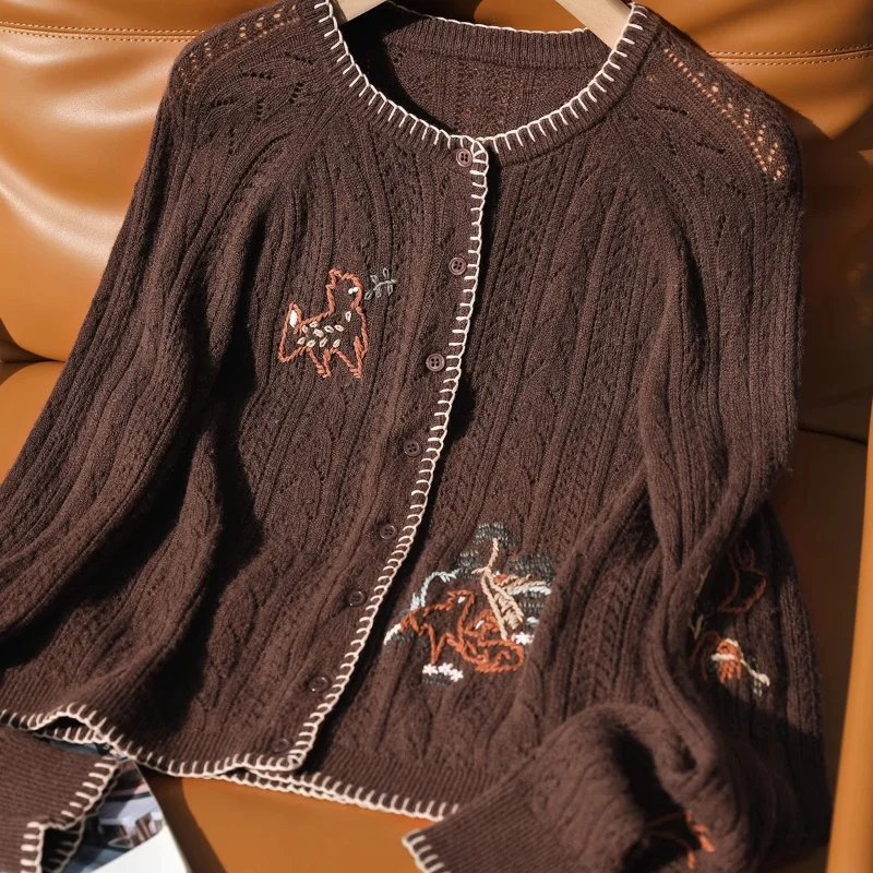 Birdtree, Cardigan tricoté 90% laine de mouton 10% cachemire, pull à manches longues et col rond brodé pour femme, manteau d'automne 2025 T5O729JF