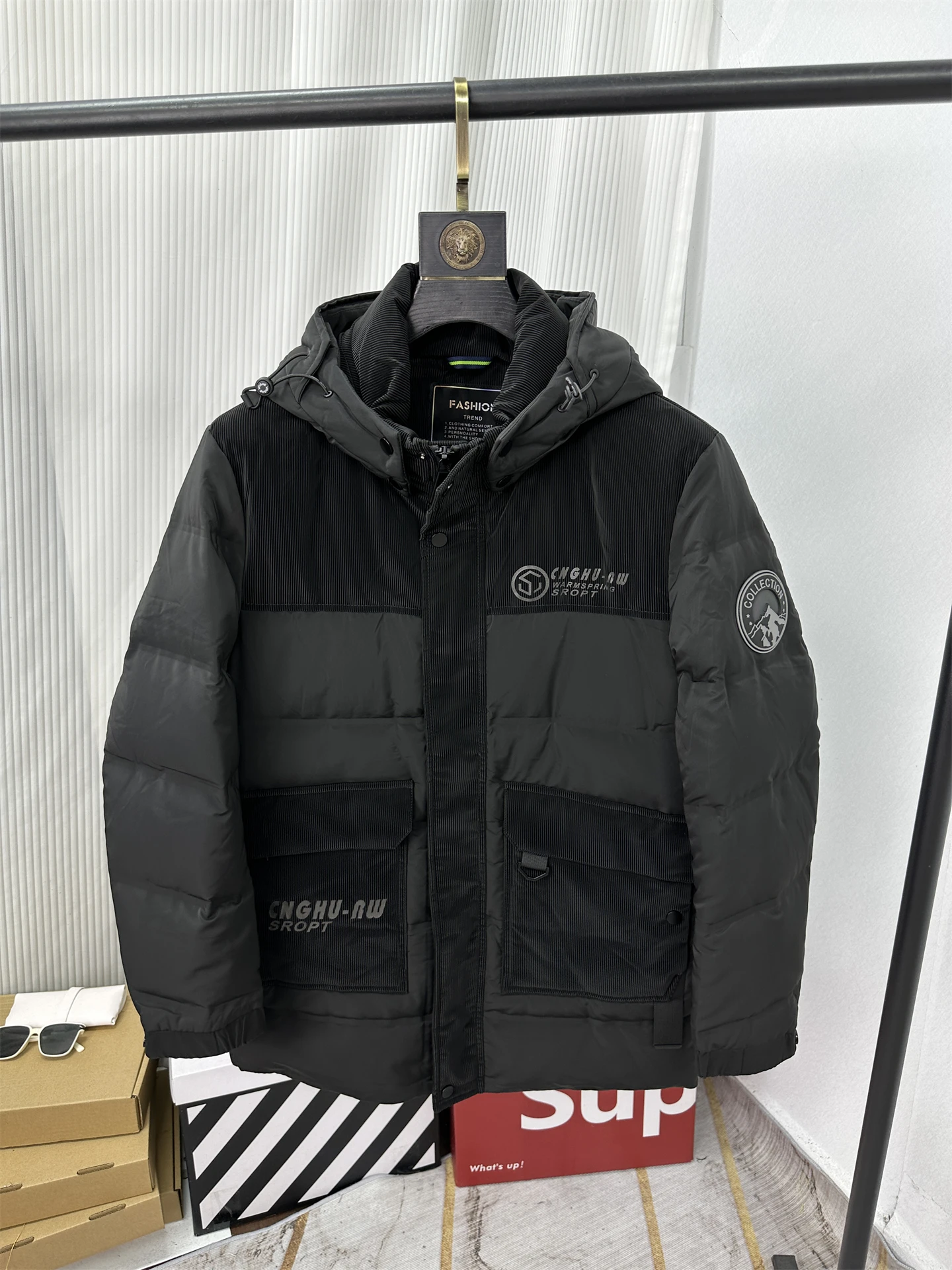 

Warm Faionable Patchwork Detachable Hat Men's down Jaet Winter Coat Thiened Polyester Fiber ey Du down Filling