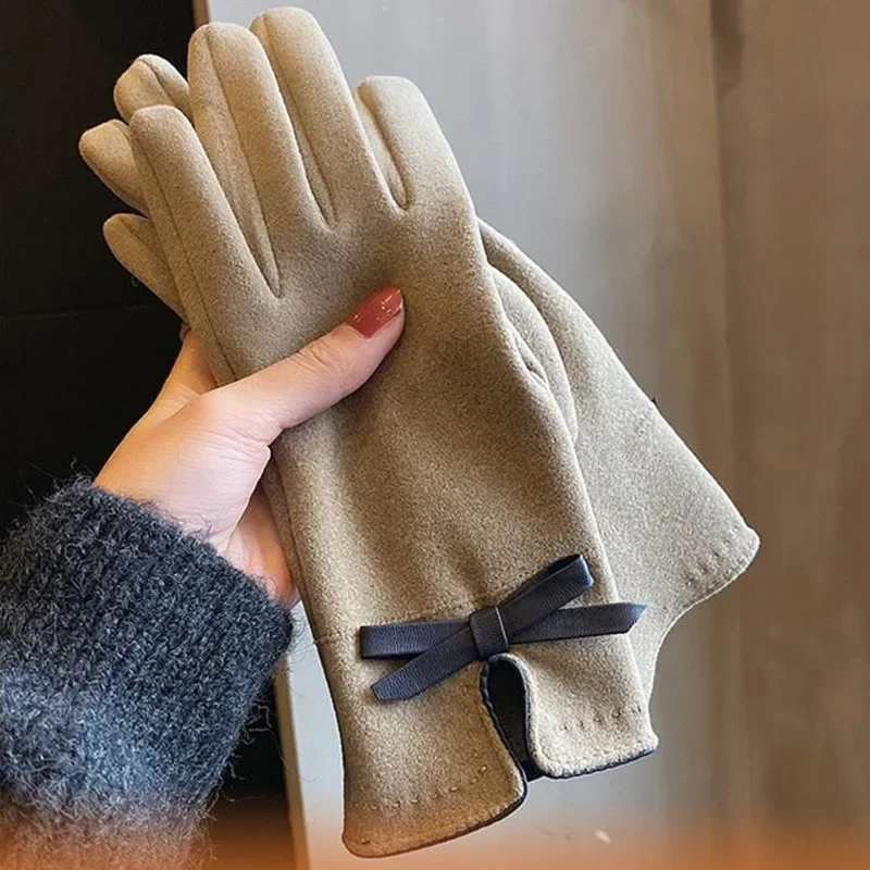 

Autumn and winter women's velvet thickened cold-proof warm gloves cute bow can be used on the touch screen