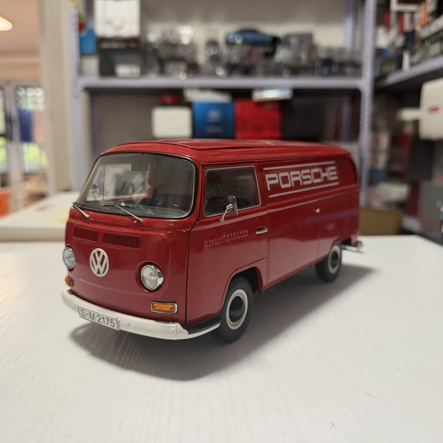 SCHUCO 1:18 Scale Diecast Alloy Red Volkswagen T2A Van Toys Cars Model Classics Nostalgia Adult Gifts Souvenir Static Display