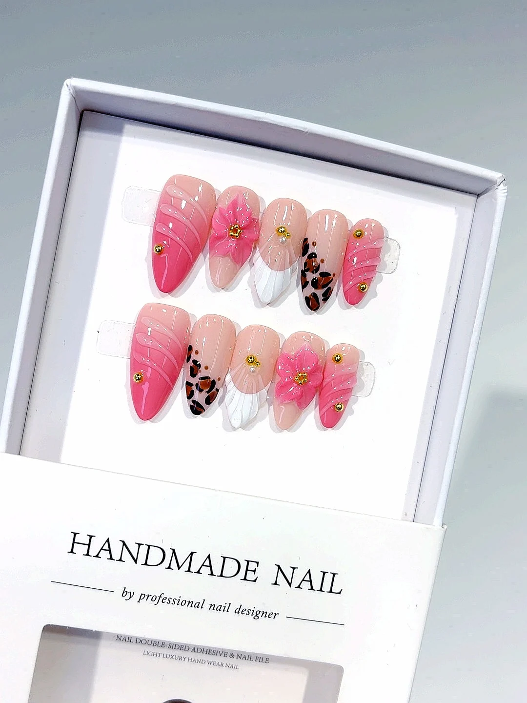 

Pink Leopard & 3D Flower Rhinestone Almond Press on Nails, Handmade False Nails Set for Women (10 Pcs) D560