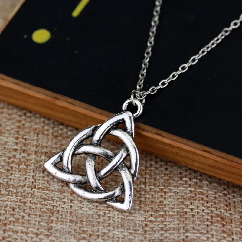 Triquetra Knot Amulet Religious Irish Knot Pendant Necklaces Triquetra Scandinavian Circle Trinity Statement Jewelry For Men