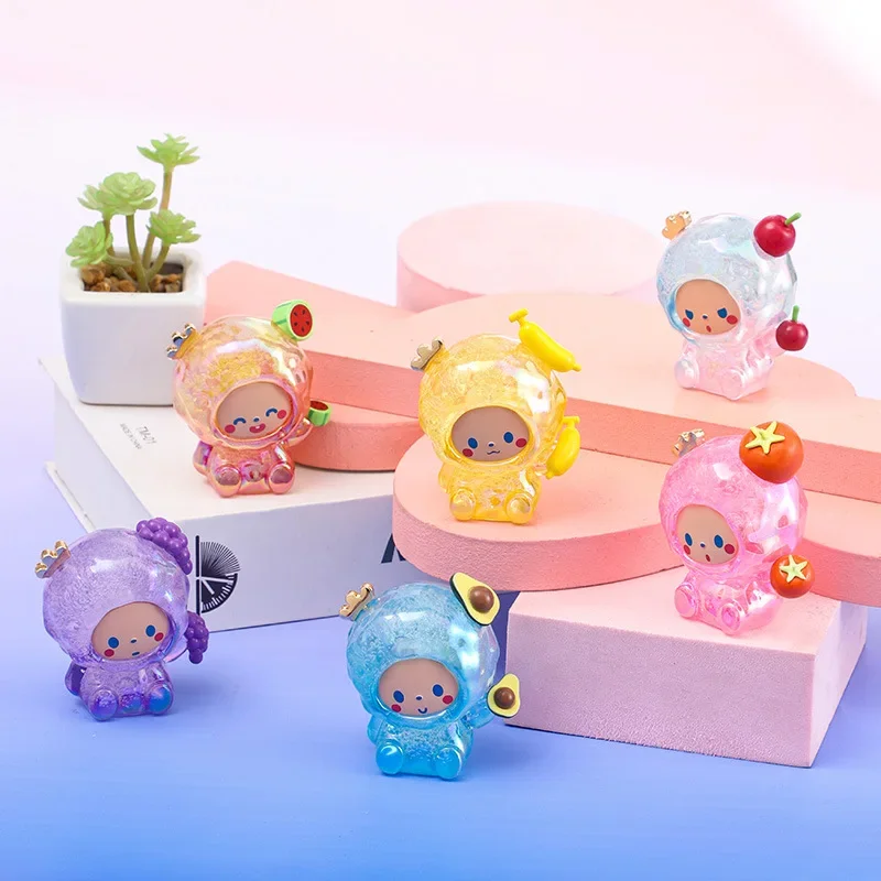 

miniso Изысканные, креативные и модные слепые коробки с фруктами, красочные маленькие статуи и высококачественные небольшие подарки для домашних настольных компьютеров.