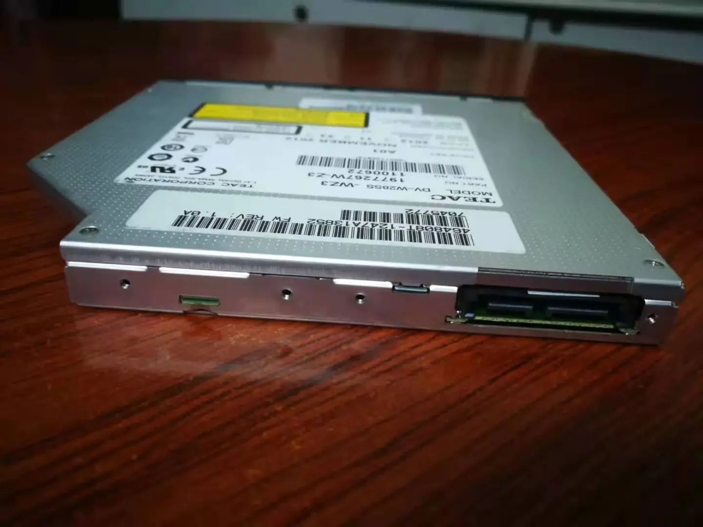 

TEAC DVD-W28SS SATA всасывающая DVD-горелка, встроенный оптический привод для ноутбука 12,7 мм