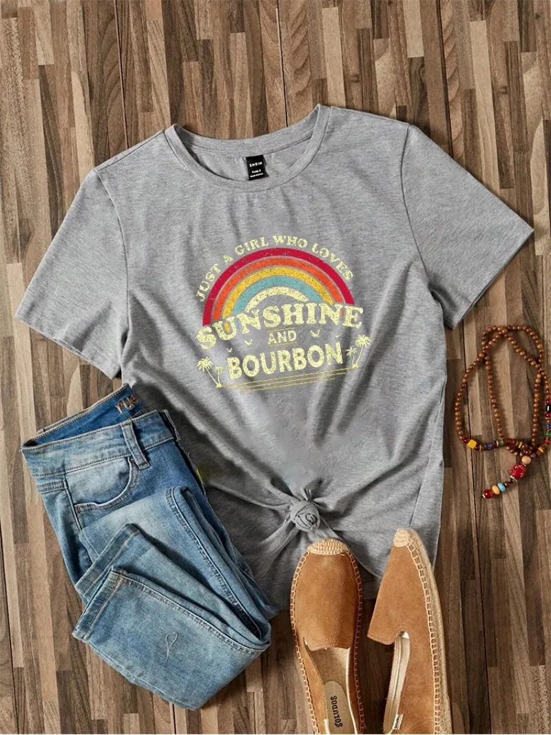 女性の半袖ラウンドネックTシャツ,カジュアルな夏のファッション,太陽とbourbonを愛する女の子だけ