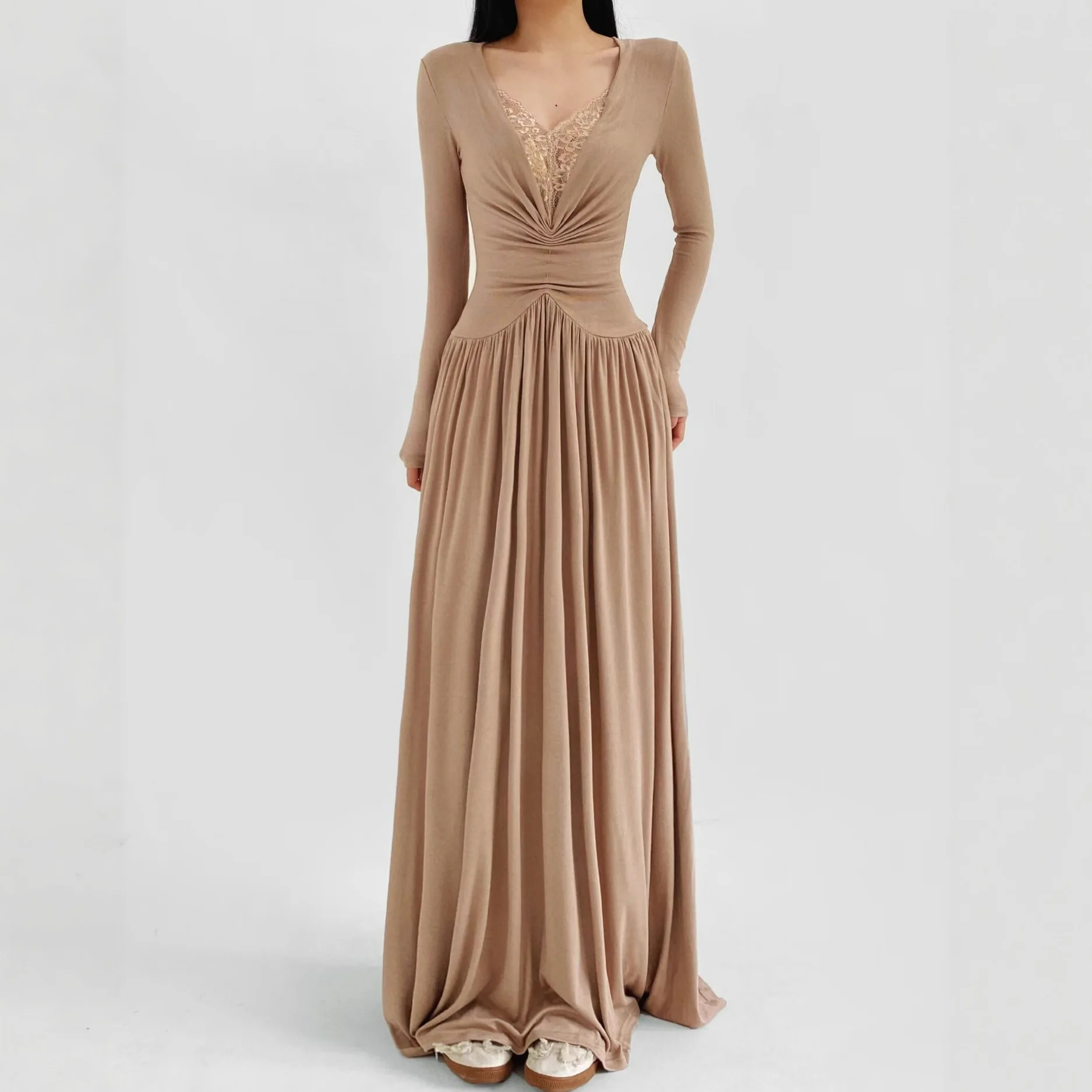 Image of 2026 Herbst Neuer Stil Vierfarbiges Pure Desire Style Sexy Spitzen-Patchwork Langarm-Kleid Einfarbiges Lässiges Modekleid 4MEX