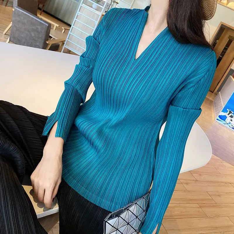 

Pleated Top Women's Sanzhai Spring and Autumn 2023 New Long Sleeve Short V-neck Underlay T-shirt