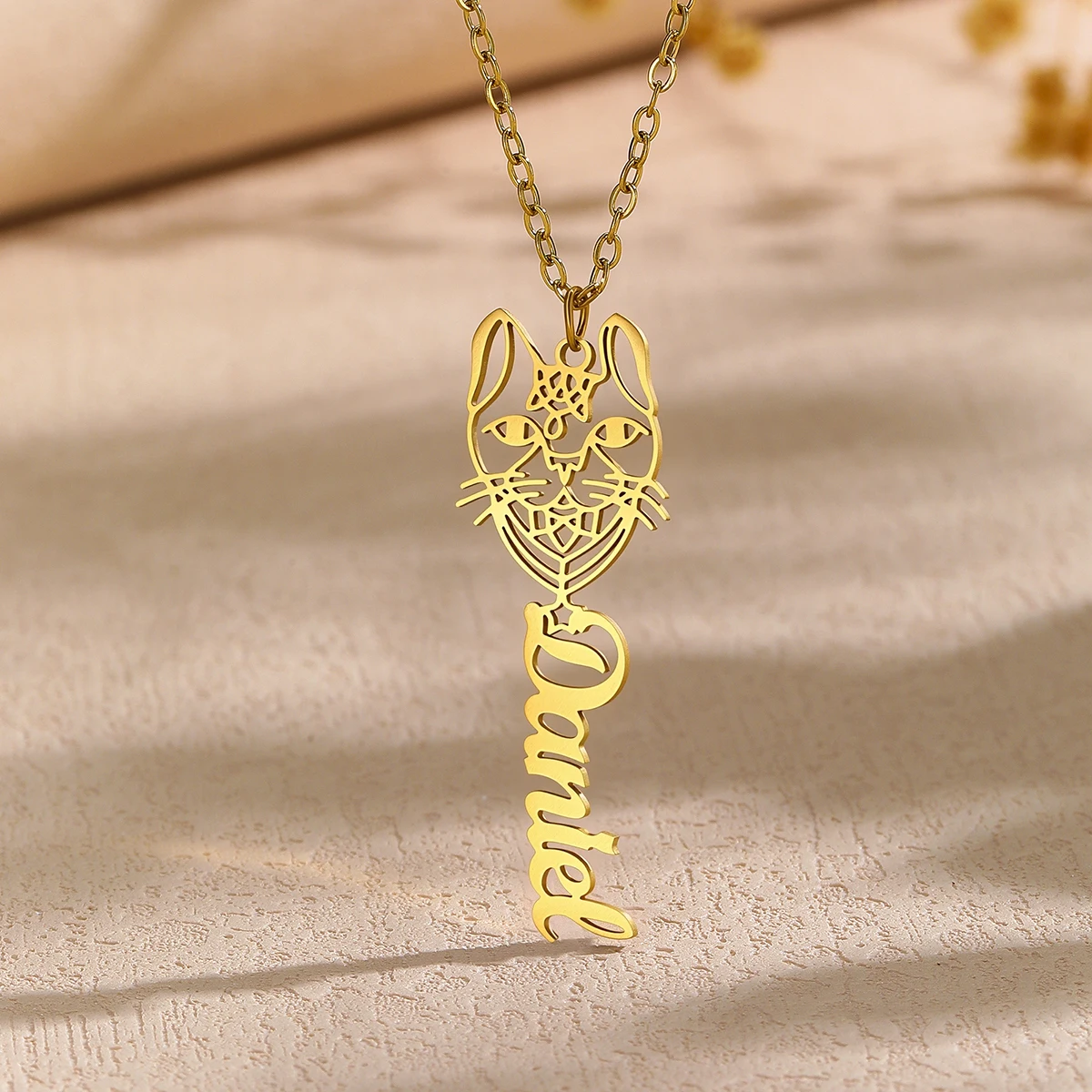 شخصية مخصصة الفنية القط اسم قلادة للنساء الفولاذ المقاوم للصدأ اليدوية لوحة المختنق سلسلة مجوهرات هدية