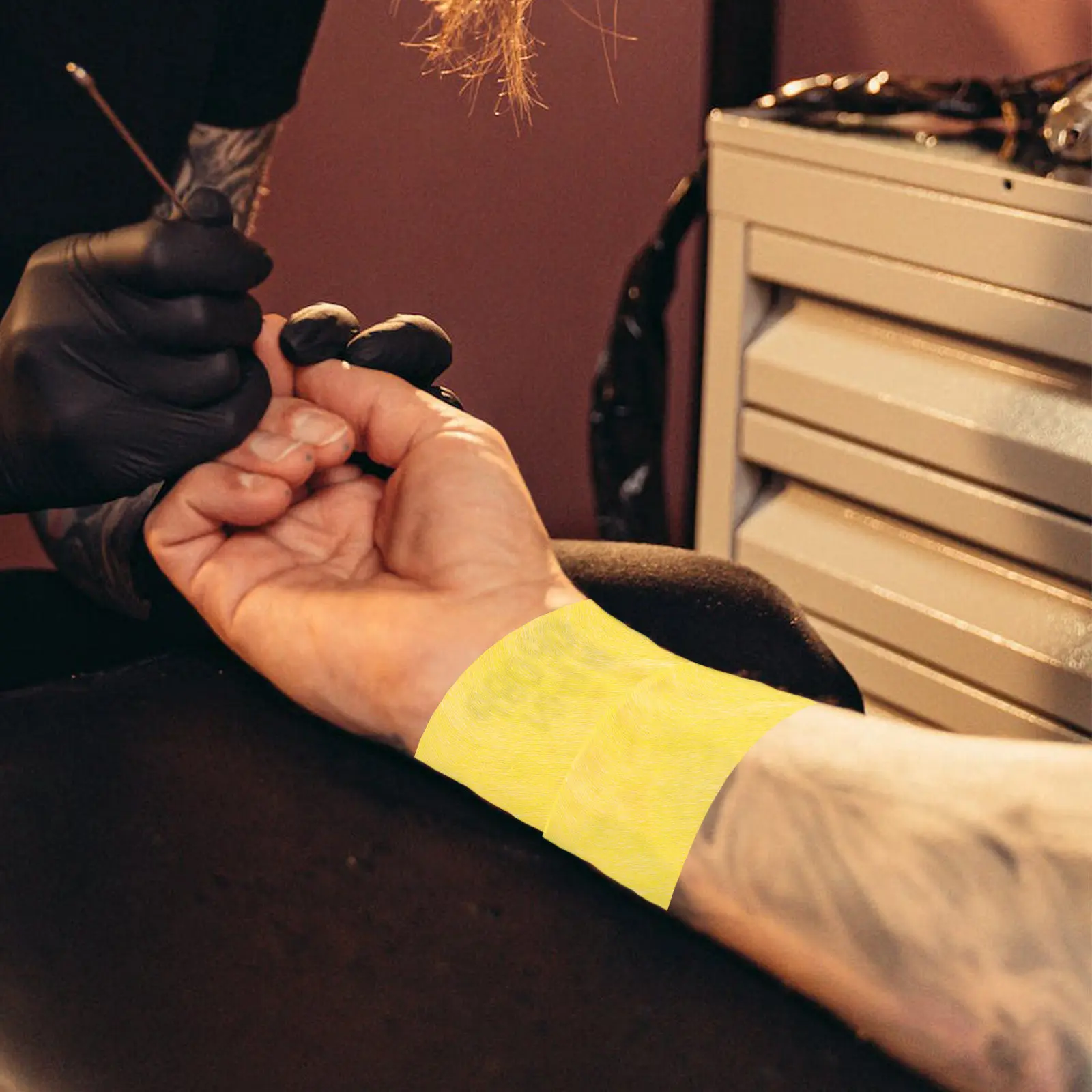 

4 шт., 4 рулона, одноразовые цветные эластичные самоклеящиеся бинты для тату-машинок, спортивные поддерживающие эластичные повязки