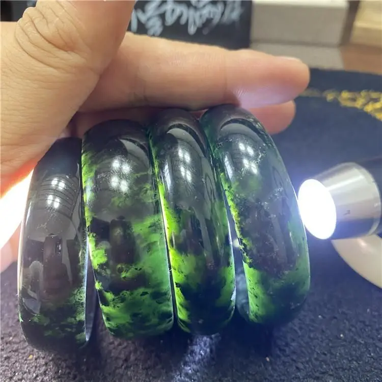 

Dark Green Jade Medicinal King Stone Bracelet