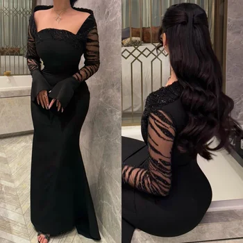 Abiti lunghi con spalle scoperte a sirena con pieghe di pail...