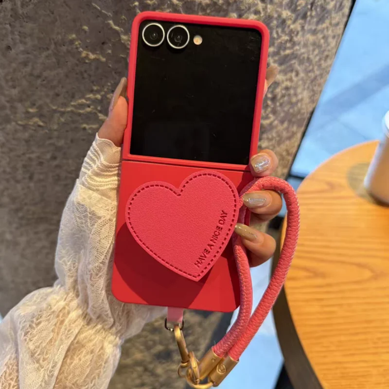 Funda con soporte de corazón para Samsung Galaxy Z Flip 7, Funda de teléfono con correa para muñeca para Samsung Z Flip6 ZFlip5 zflip4 3, fundas de lujo