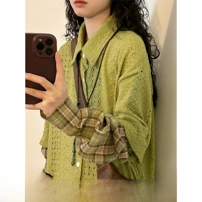 

Ретро свободная женская полосатая рубашка с эффектом двухслойности, с вышивкой цветами и вырезами, весна 2026, универсальный повседневный топ с воротником