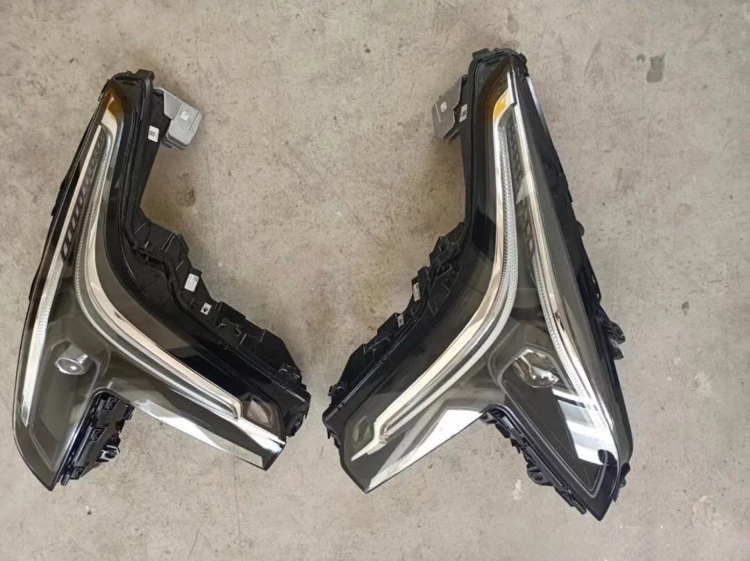 Suitable for 18-20 Cadillac XT4 LED headlamp