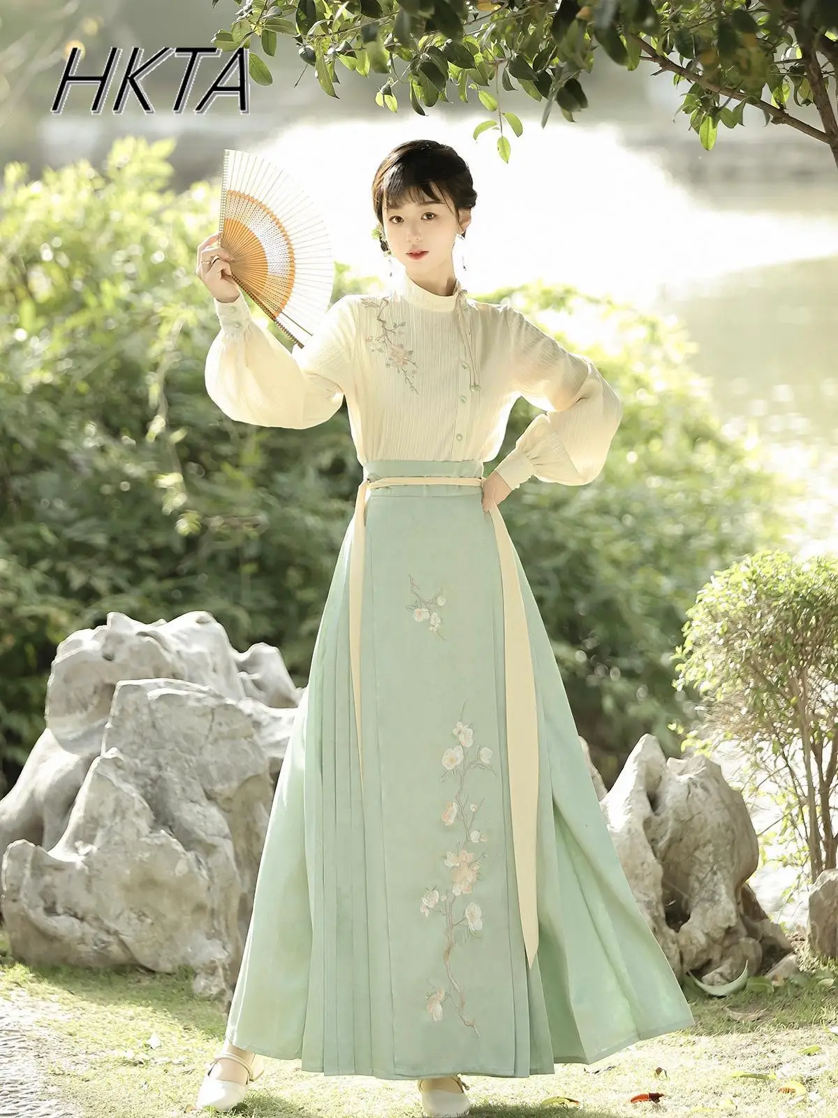 

Китайская милая рубашка Hanfu с воротником-стойкой и длинными рукавами, топ, женская элегантная плиссированная длинная юбка с принтом, комплект из 2 предметов