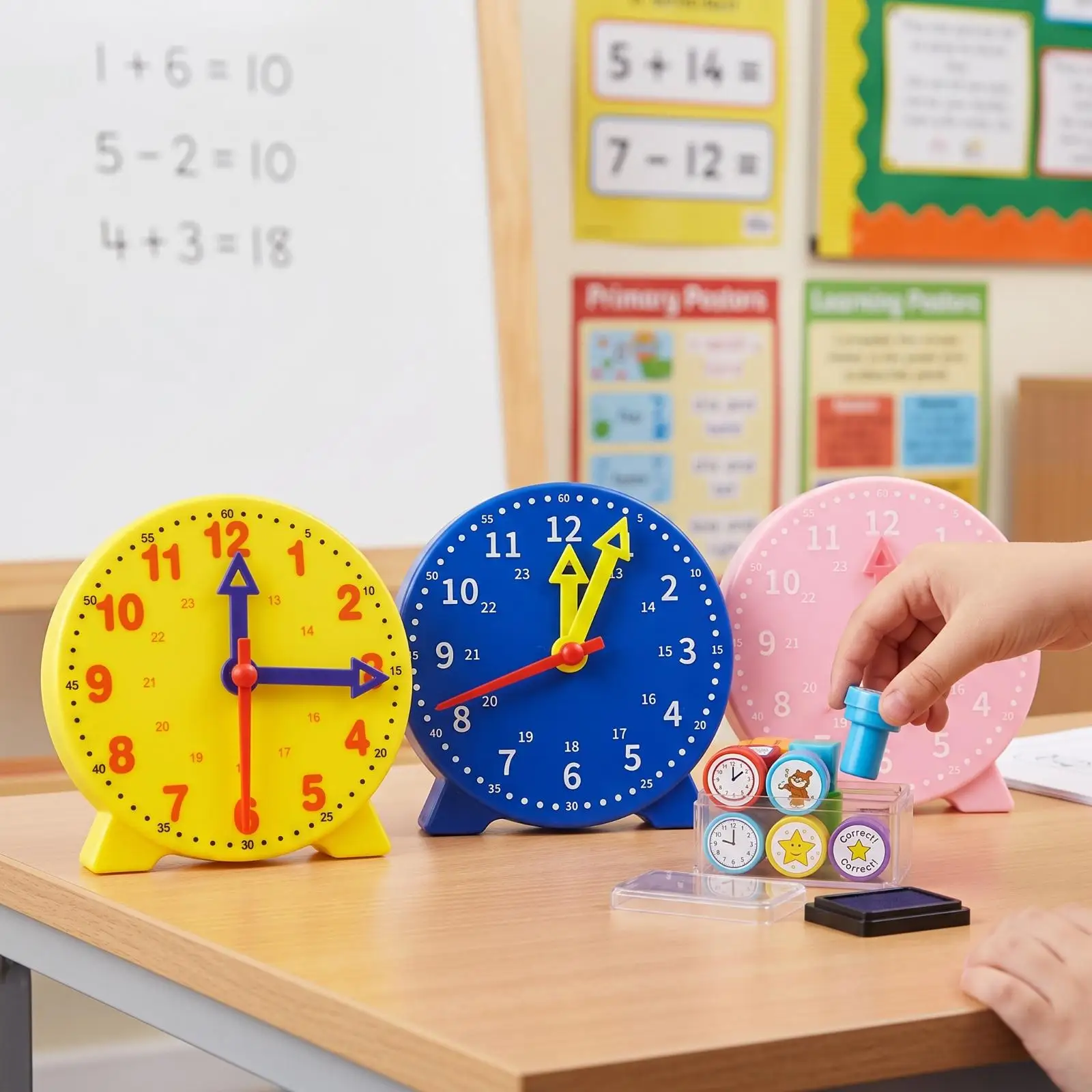 Mini Analog Clock for Children Learning Plastic Teaching Model with Clear Face for Desk Home Study Math Tool