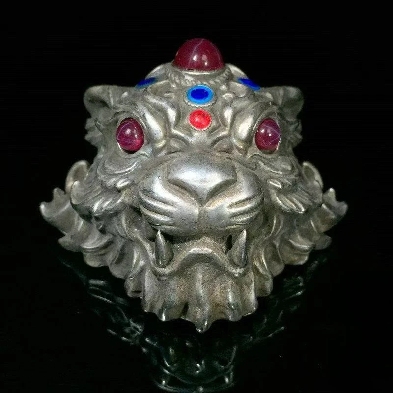 Antique collection, old silverware with star stones, tiger head ornaments, ornaments, collection