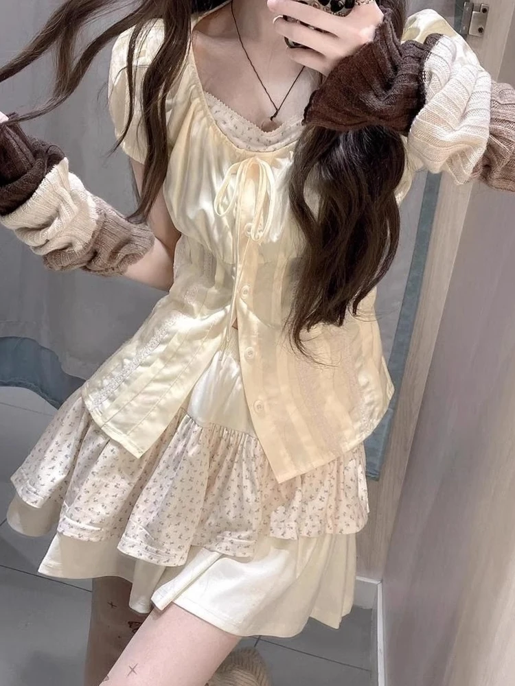 

Sweet Floral Print Two-Piece Set Women's Summer Shirt And Short Skirt Asymmetrical Waist-Cinching Fashion Ensemble