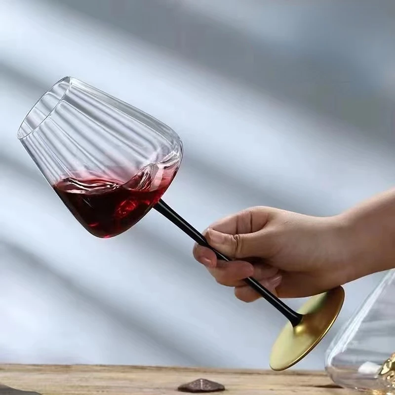 

Luxury Wine Glass with Reverse Mouth, Black Pole, Burgundy Belly Crystal, Champagne Glass, Household Drinking Glasses