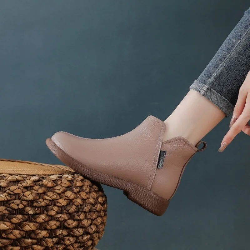 

Autumn Early Winter Genuine Leather Shoes Women Ankle Chelsea Boots Flat Soft Retro Brand Ladies Fashion Boots Big Size 42 DX694