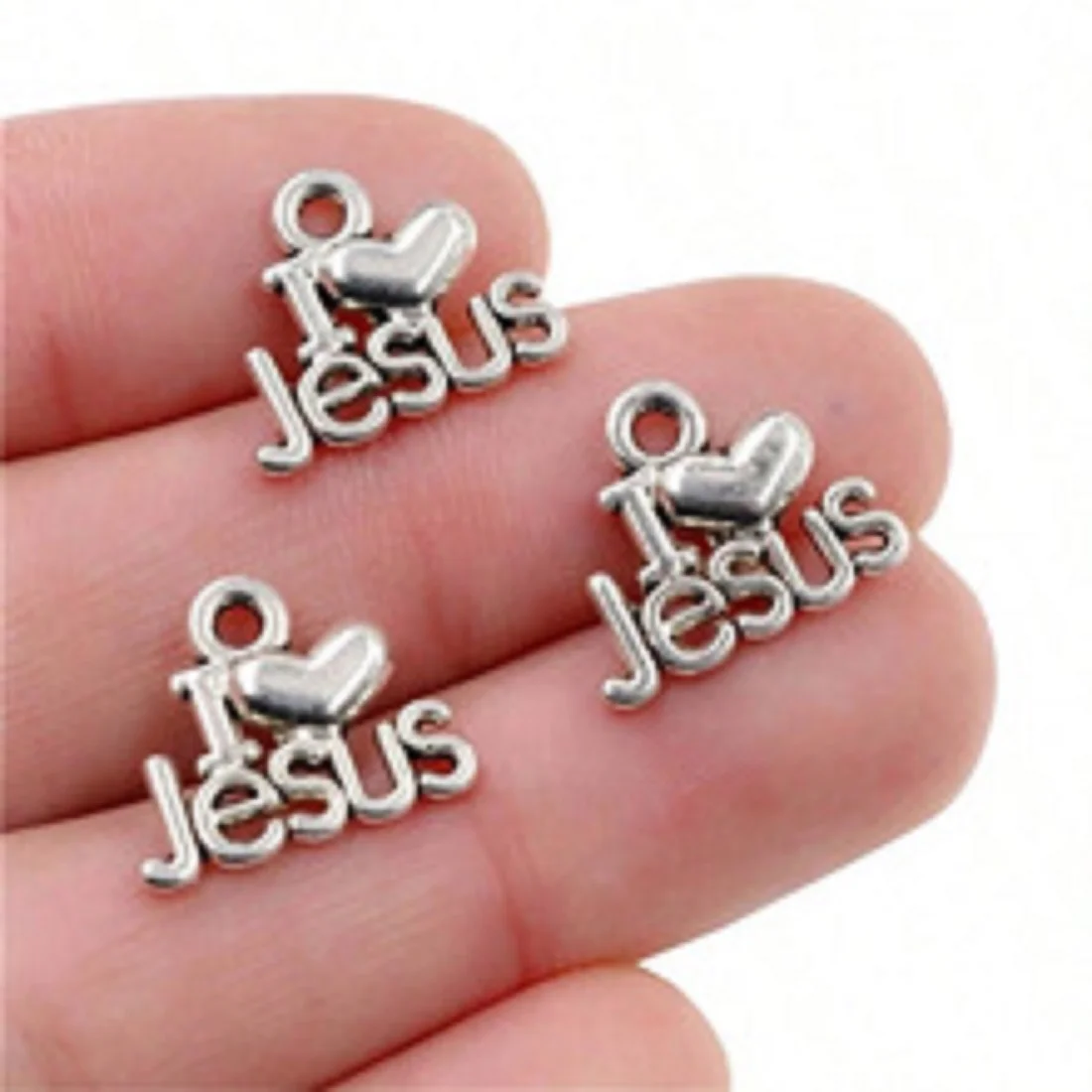 20Pcs/Lot Charms I Love Jesus 15x13mm Tibetan Silver Color Pendants Antique Jewelry Making DIY Handmade Craft Pendant