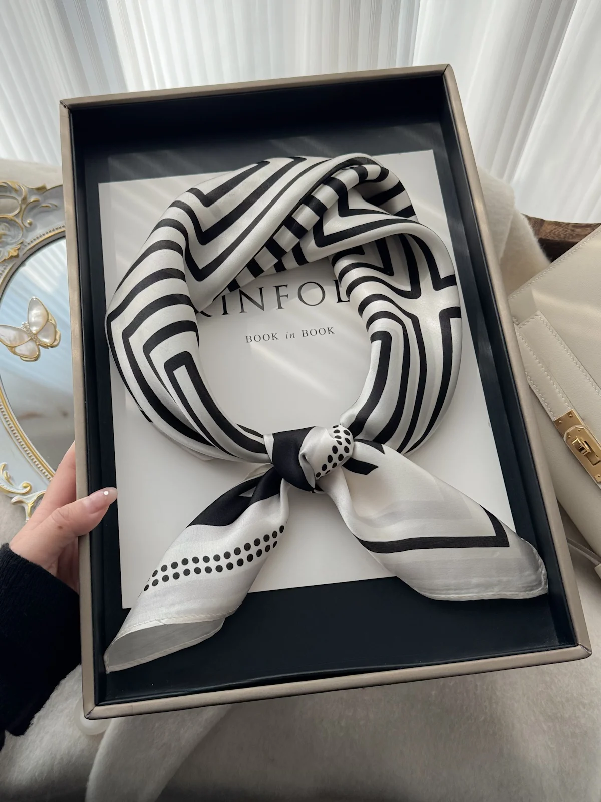 豪華なシルクスクエアスカーフ-レディース-幾何学模様-65cm-長さ-多用途装飾ヘアバンドショール-軽量-中国製