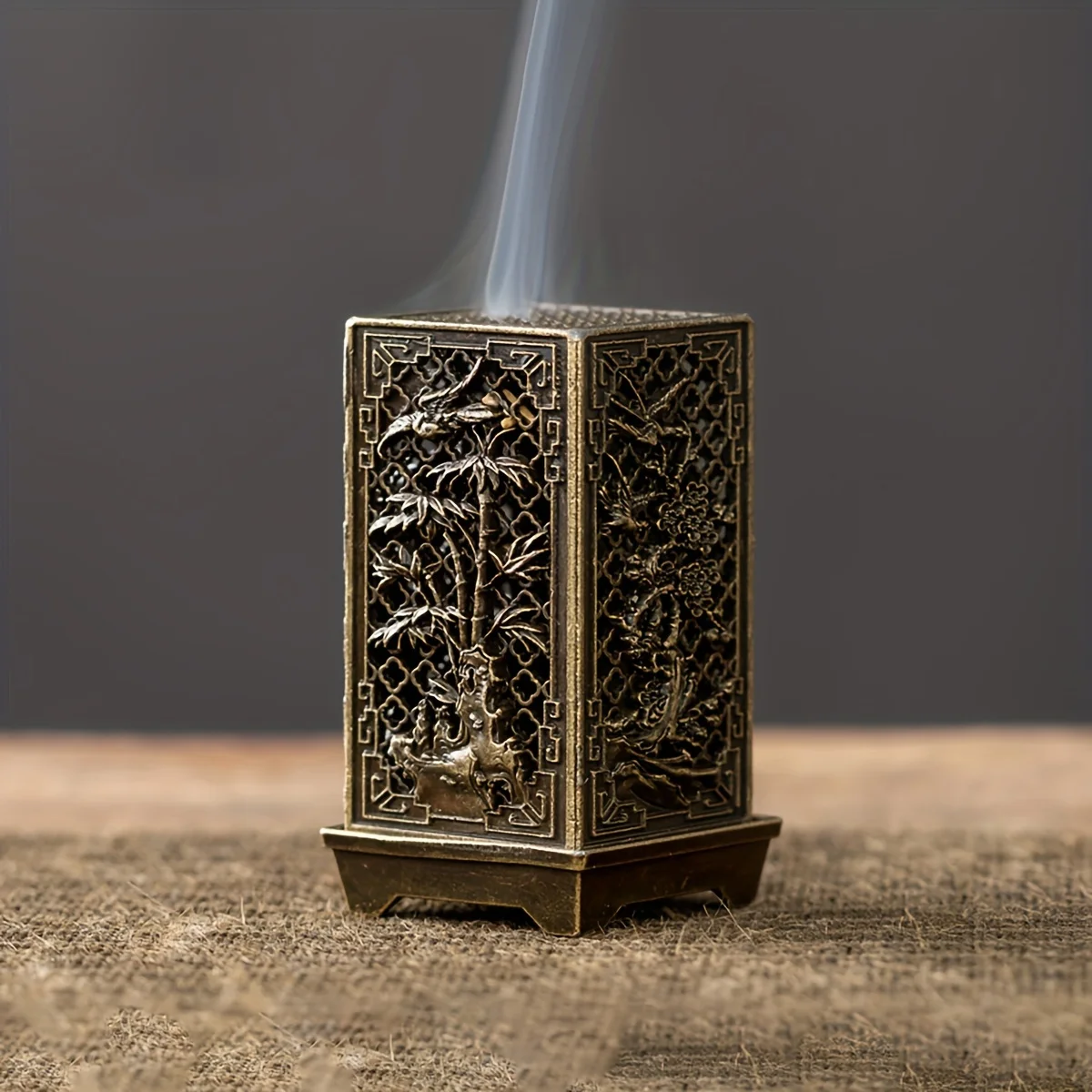 Creative Square Pillar Hollow Incense Burner Chinese Small Alloy Incense Holder Retro Vertical Aromatherapy Burner Home Decor