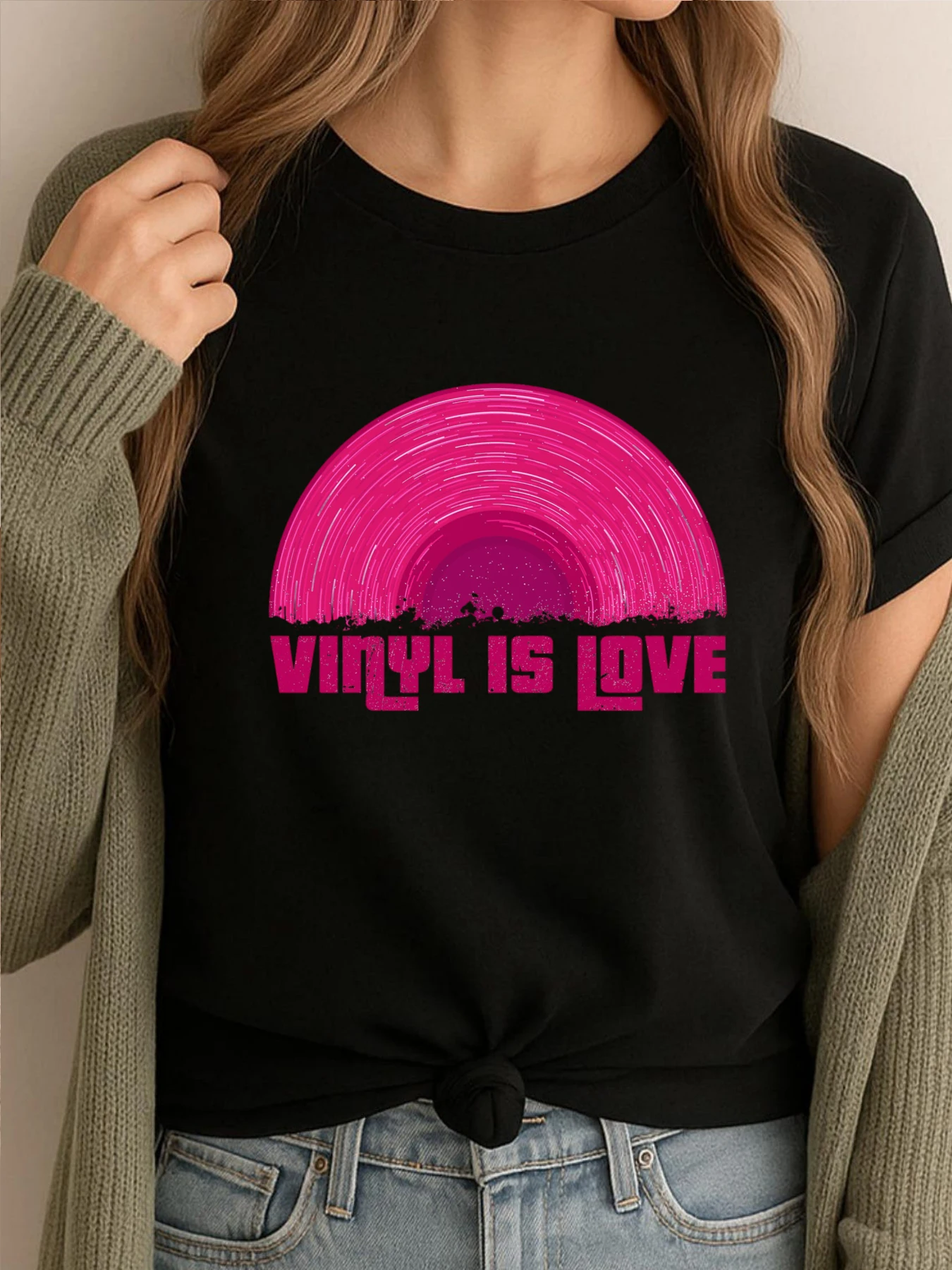 

Розовый винил Is Love Графические рубашки Мужская одежда Футболки с принтом Фигурки Мужская роскошная дизайнерская футболка высокого качества