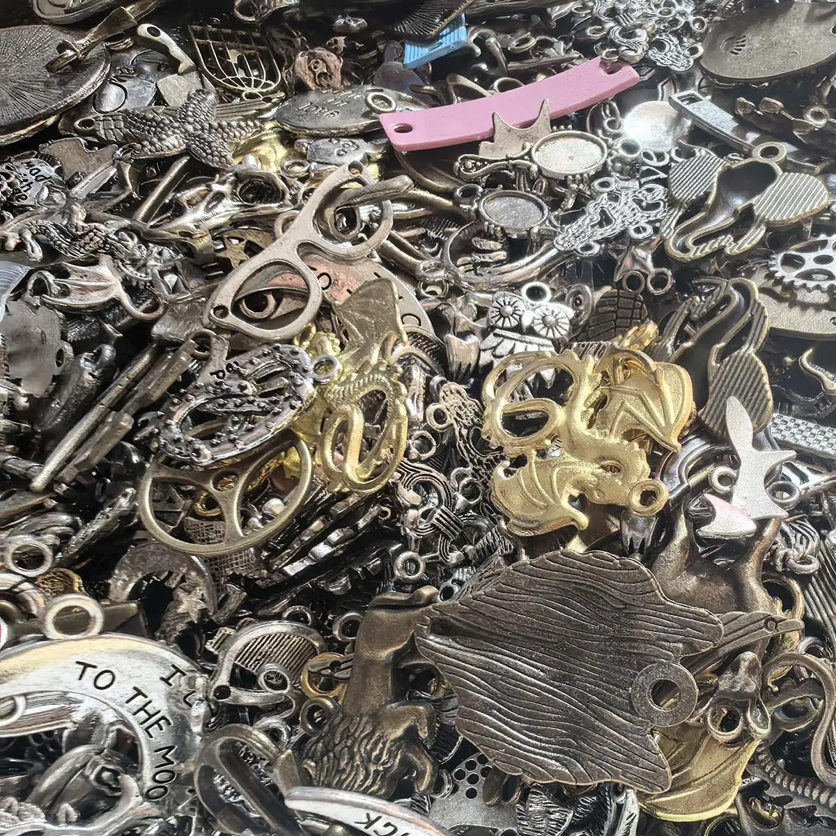 500PCS Multicolor Metal Charm Pendants Breloque Mixed Random 5-100mm DIY Handicrafts Making Accessories Handmade Materiala Pack