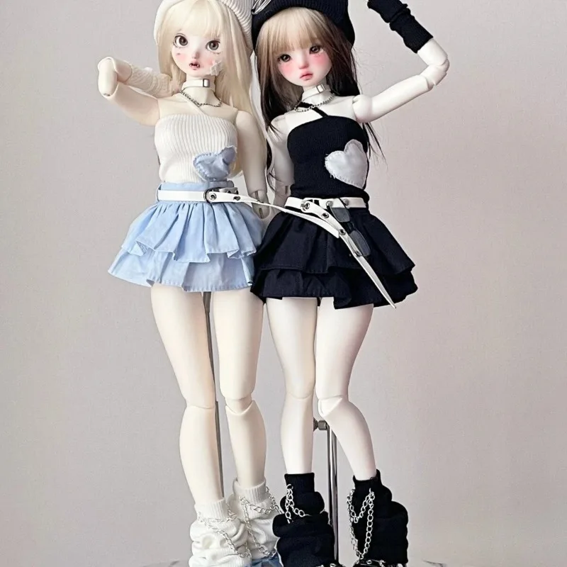 Nur Kleidung zum Verkauf: 1/4 Maßstab Weibliches Liebes-Set mit trägerlosem Oberteil, süßem Faltenrock und Wadensocken für BJD-Actionfiguren-Körper – Detail 4