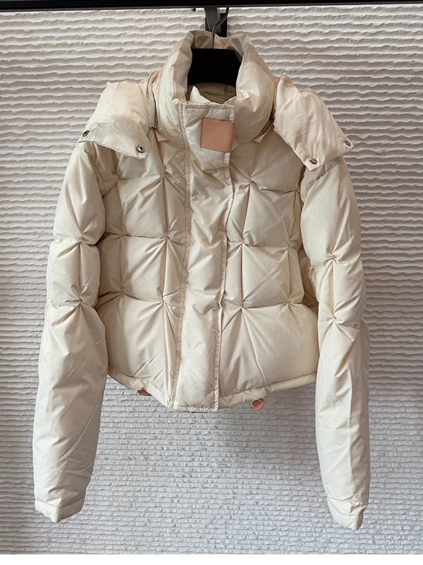 Winter 2025 Women's Short Thickened White down Jacket Bread Style Warm Commute Style Korean Version Straight Cut Polyester