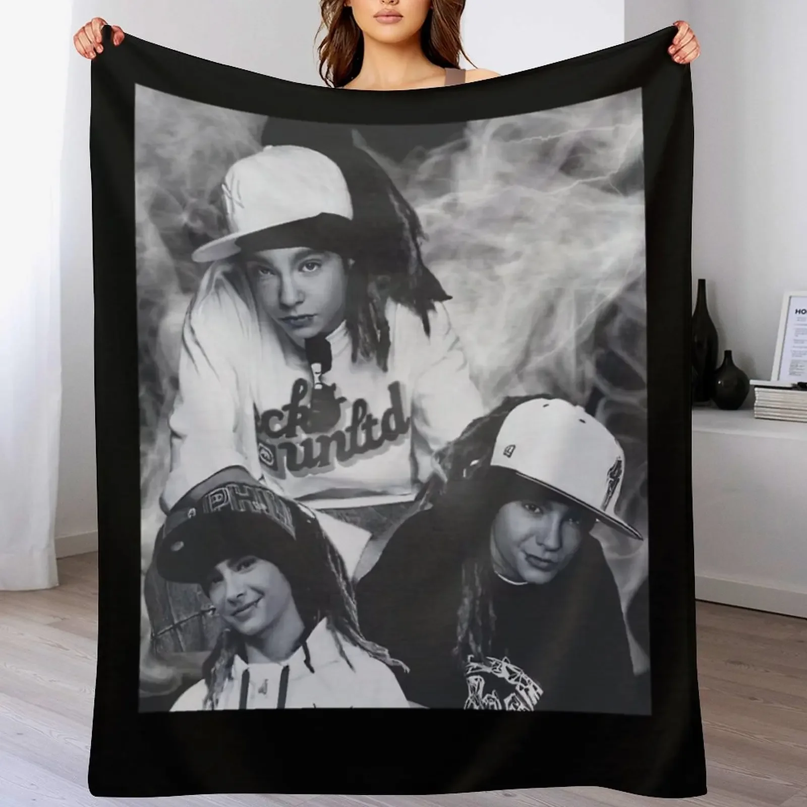 

Tom Kaulitz Throw Blanket Hairys funny gift Blankets