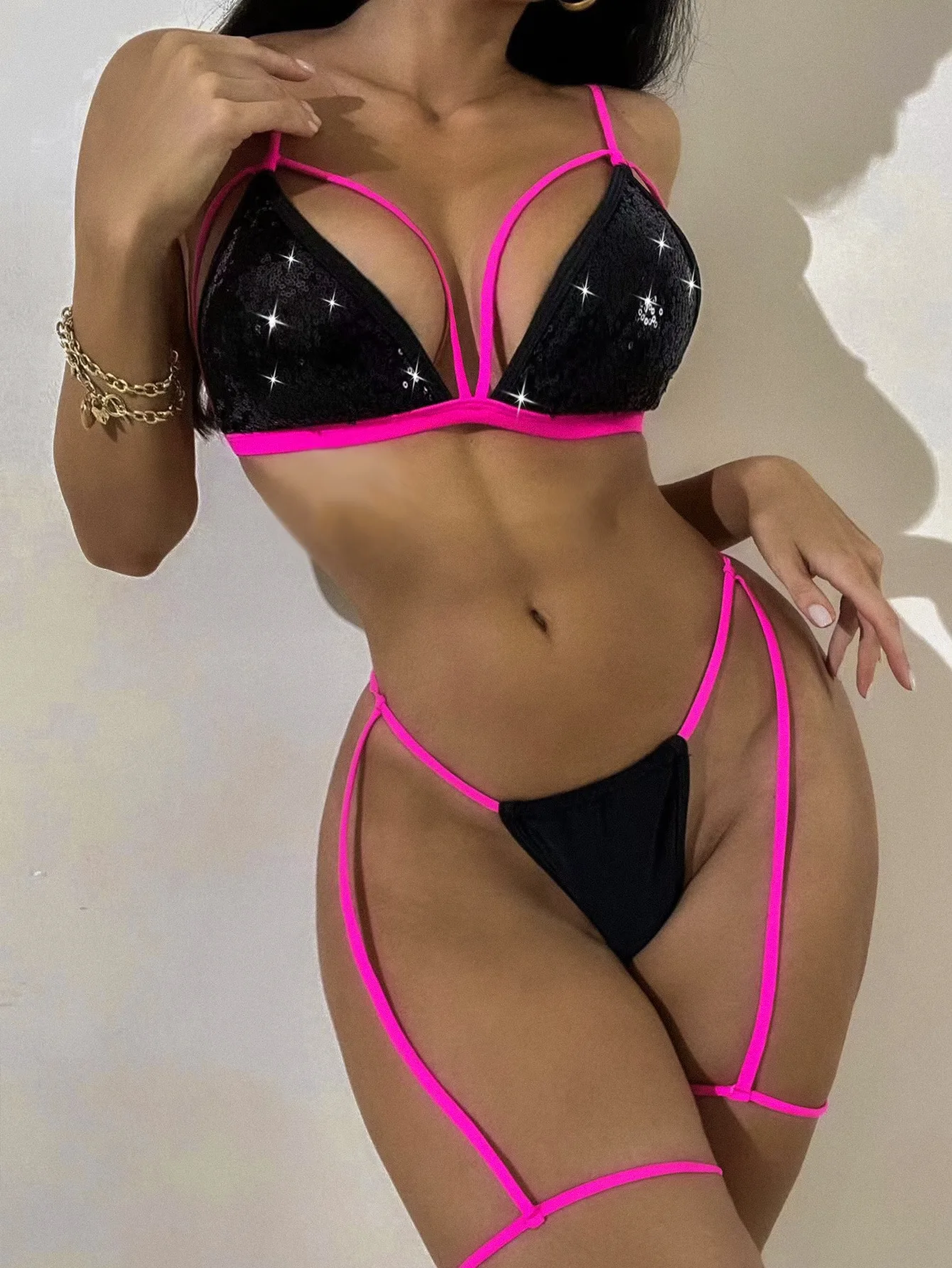 New European and American sexy swimsuits, fun lingerie straps, three point bikini swimsuits