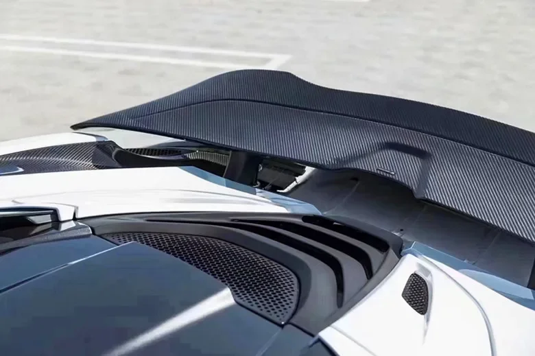 Suitable for 17-19 New McLaren 720S Modification and Upgrade Vorsteiner Style Carbon Fiber Tail Spoiler.