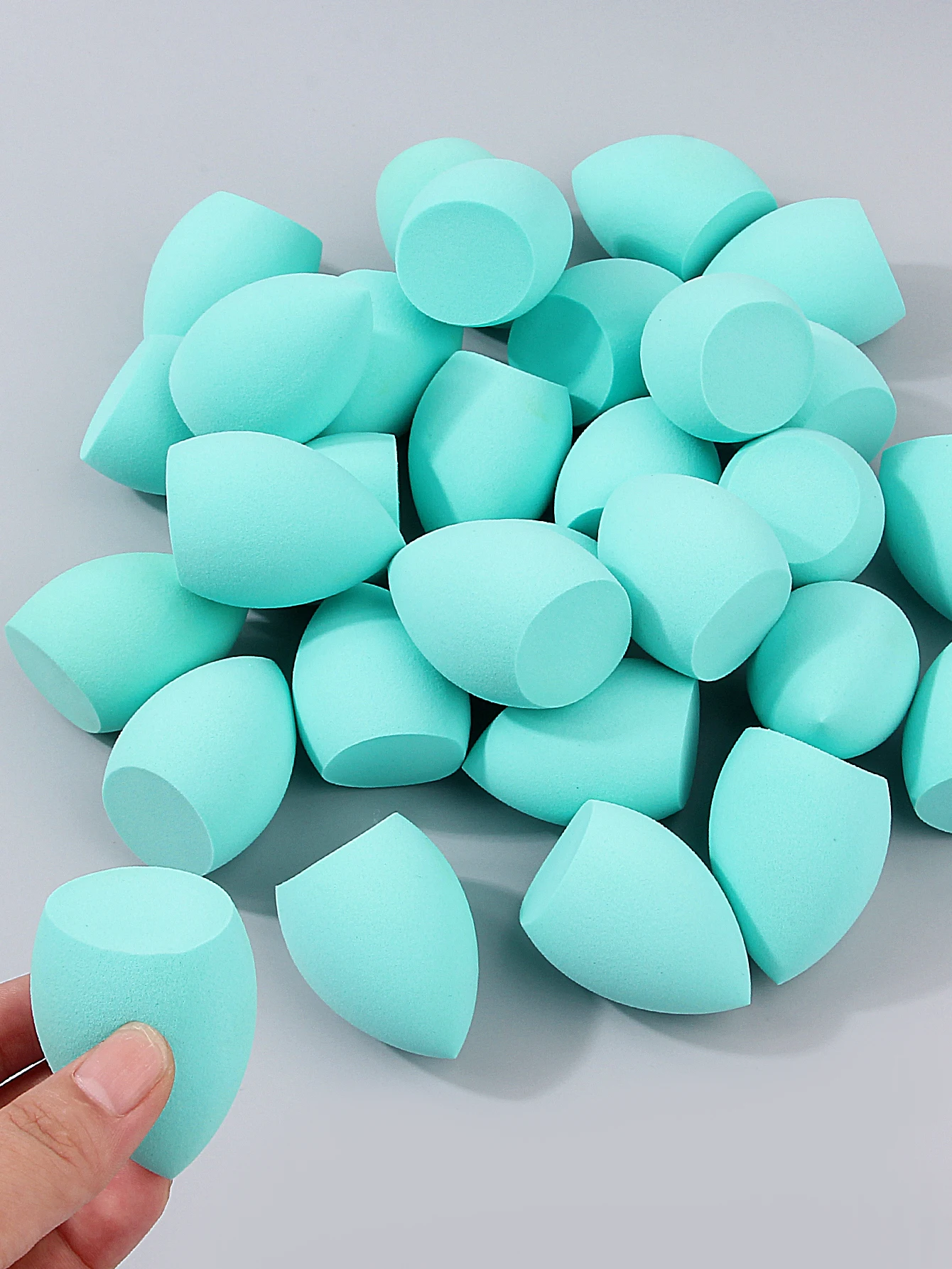 Uovo di bellezza super morbido senza lattice, soffio di cipria per trucco a taglio obliquo a doppio scopo, strumento per trucco portatile con uovo in spugna per trucco