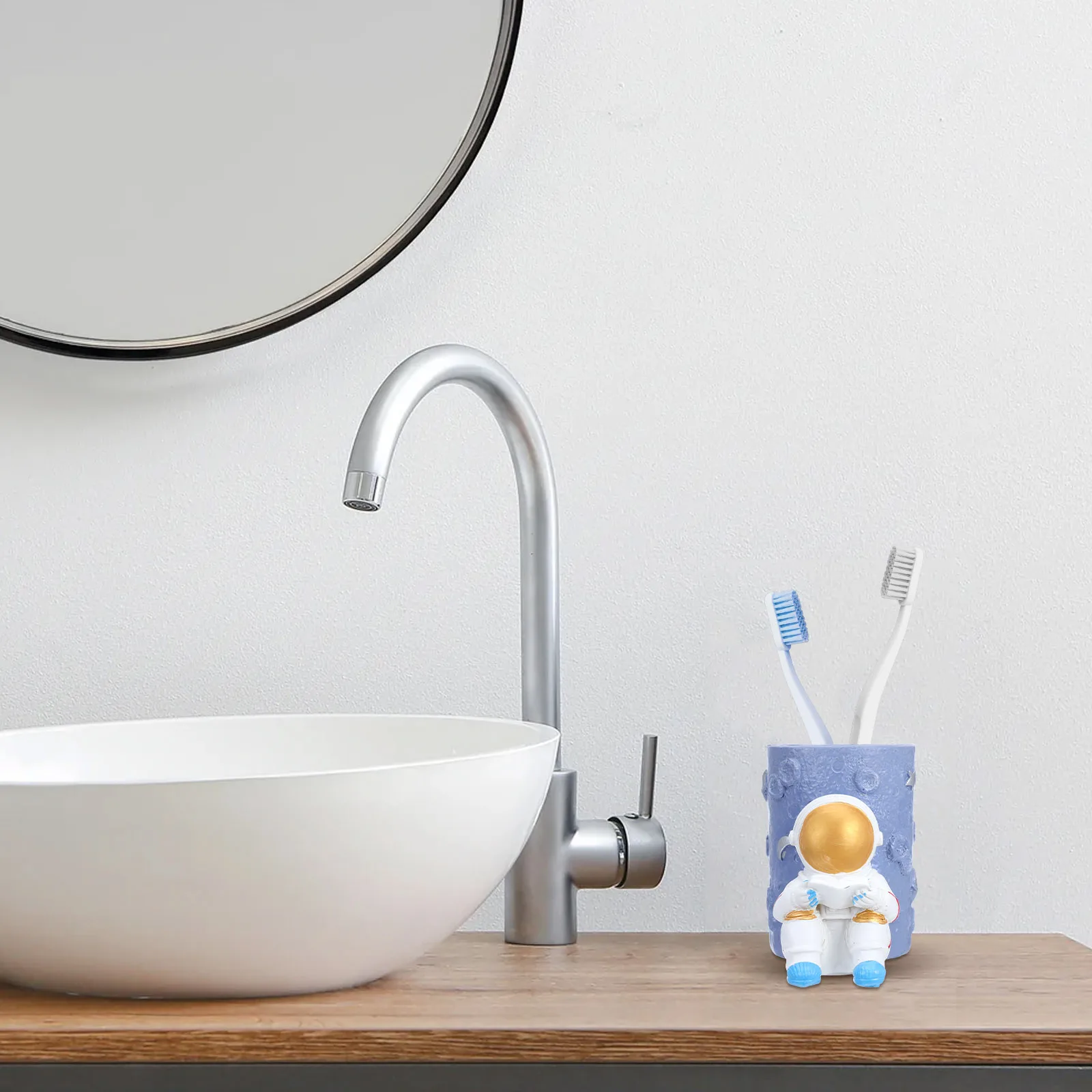 

Astronaut Pen Holder Resin Desktop Decoration Storage Container For Office Home Kids Spaceman Pencil Cup Gift Idea