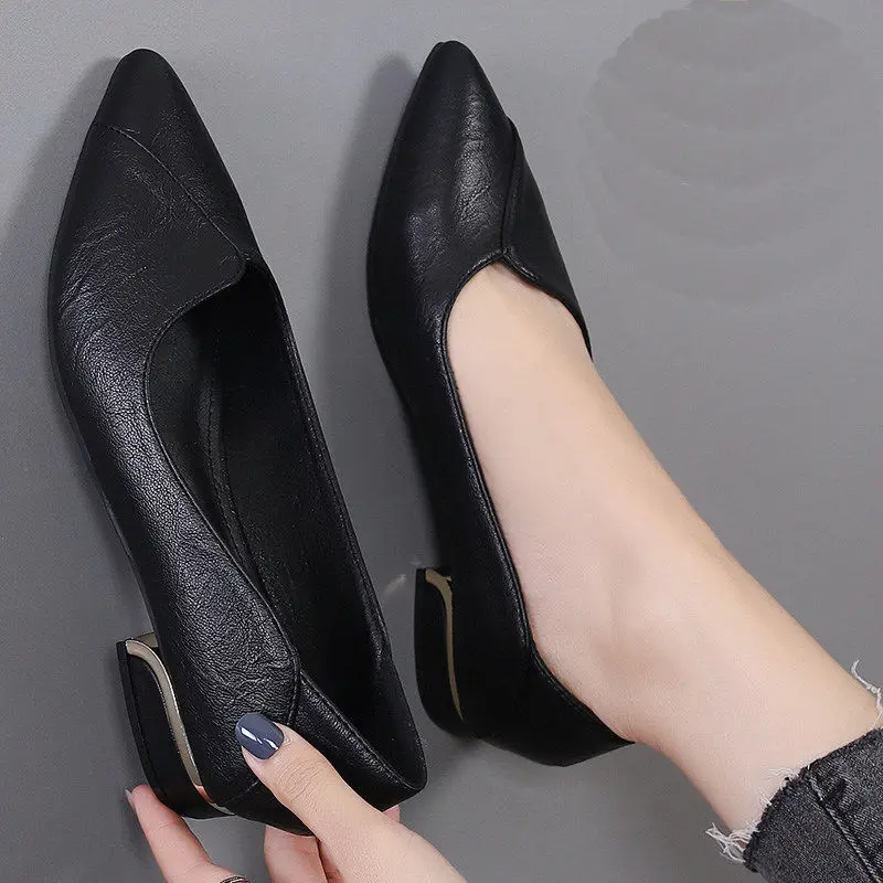 Real Soft Leather Shoes Women\'s Thick Heel 2022 Spring And Autumn New Mid-heel Pointed Toe Work Shoes Casual Women\'s Shoes