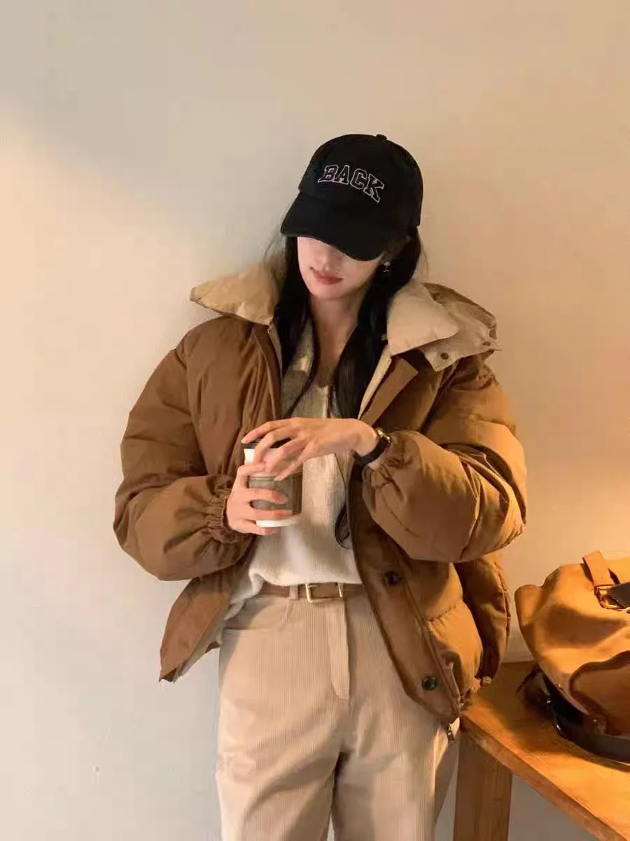   เสื้อแจ็คเก็ตขนห่านแบบสวมใส่ได้สองด้านสำหรับฤดูหนาวปี 2025 ทรงหลวม มีฮู้ด ซิป ผ้าไนลอน สไตล์ลำลอง แขนยาว