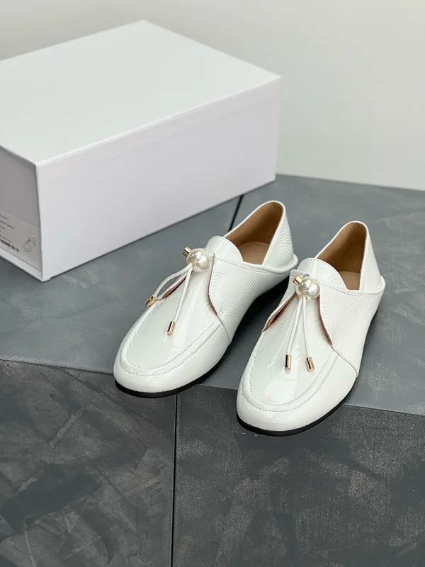 

Withered Top Quality Women's Shoes French Fashion Women's Genuine Leather Flat Shoes Pearls Decoration Elegant Shoes Women