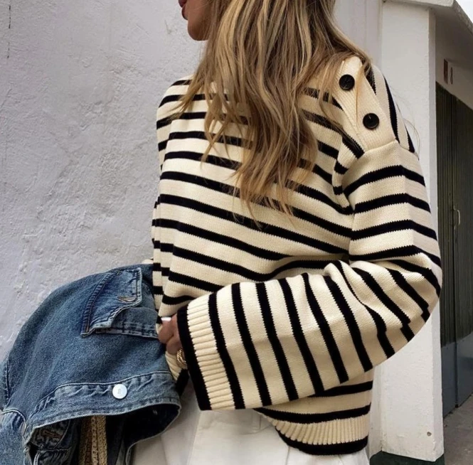 Fine striped pullover sweater