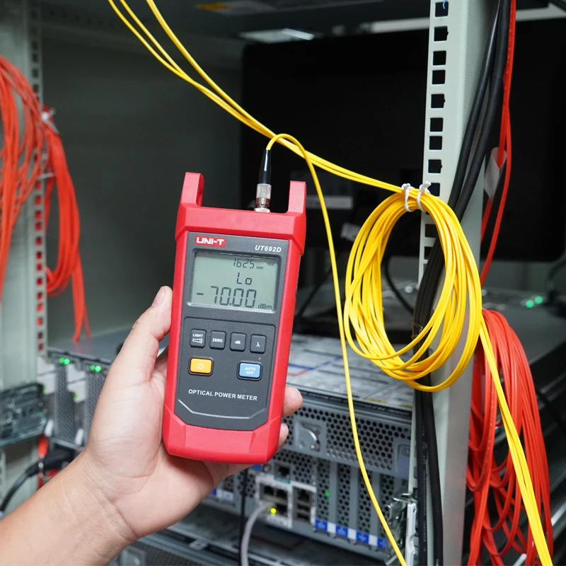 UNI-T UT692 سلسلة عدادات الطاقة الضوئية UT692D UT692G؛ IP65/2m مقاومة للسقوط/مصباح يدوي