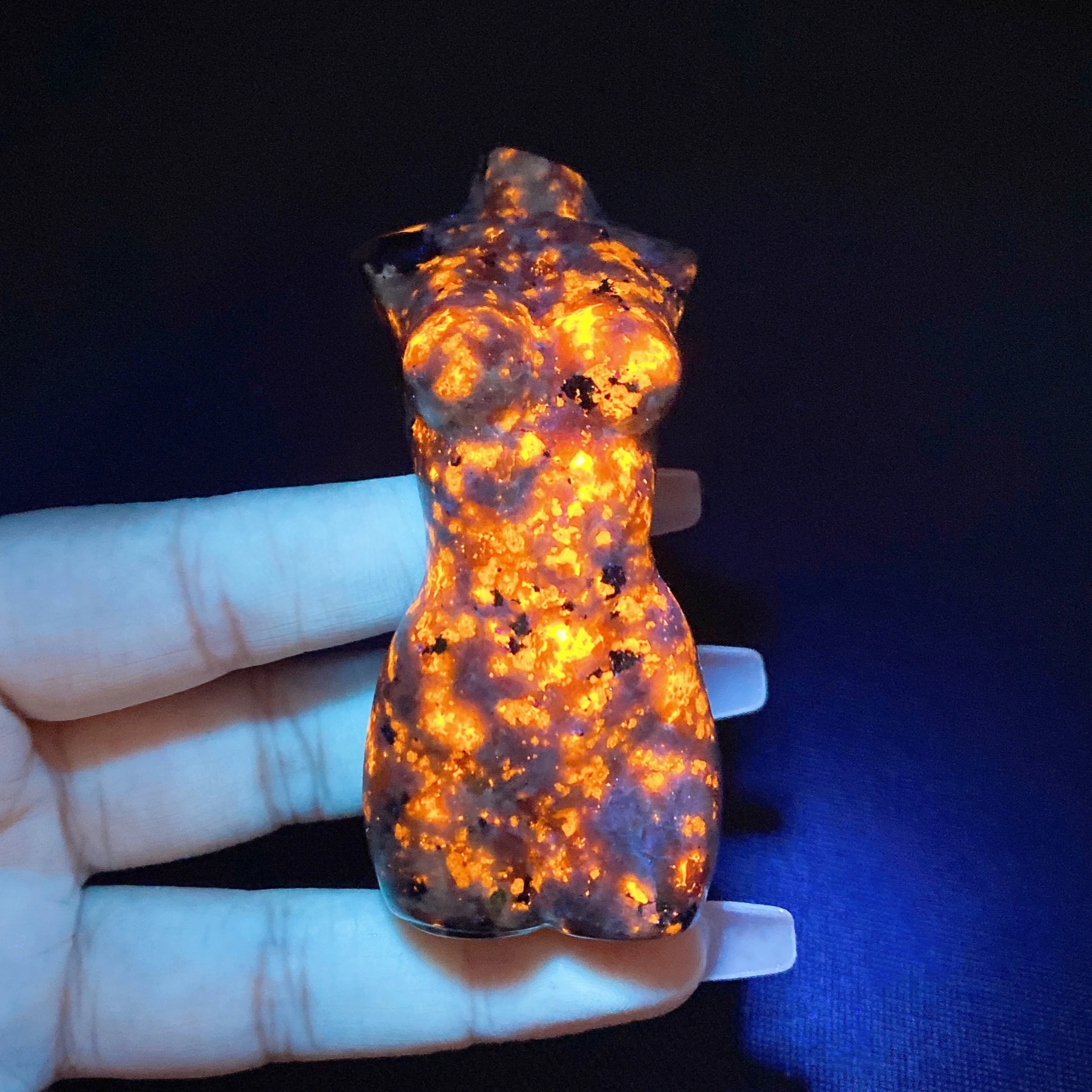 75MM Natural Yooperlite Women Torso Figurine Goddess Crystal Flame Stone Chakra Witchcraft Reiki Healing Spiritual Home Decor