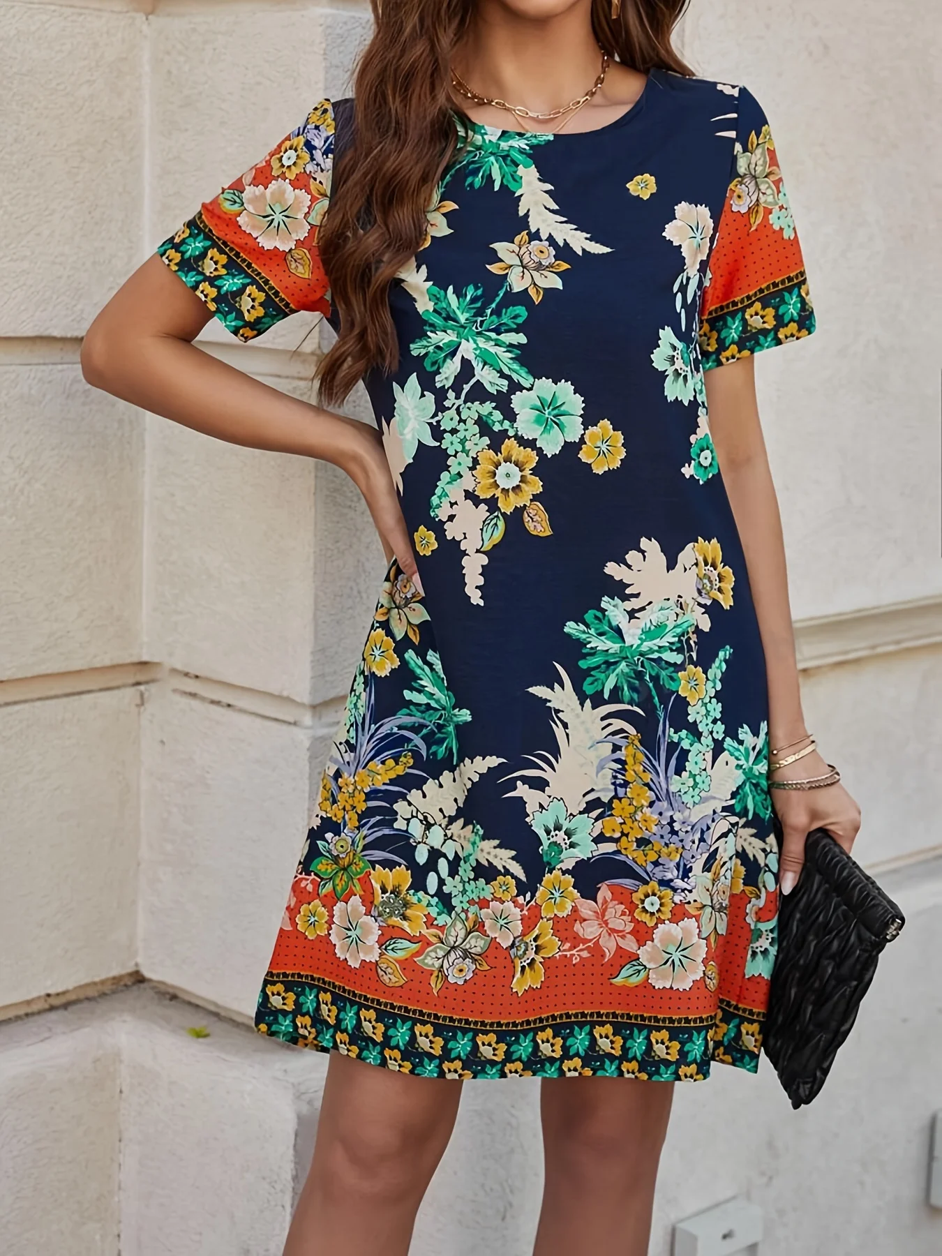 Vintage-Blumenkleid mit kurzen Ärmeln, Bohemian-Casual-Kleid mit Rundhalsausschnitt, gerades, lockeres Midikleid, A-Linien-Rock mit Ethno-Print, Urlaubsoutfit. – Detail 4