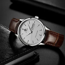 Men's Quartz Watch Master Collection Series with 39mm Dial with Day and Date Function Sapphire Mirror Leather and Steel Strap