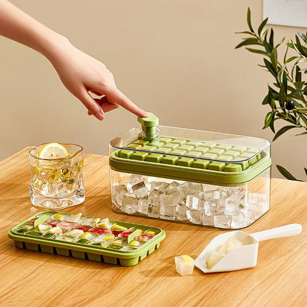Household Kitchen Tool Ice Cube Mold Convenient One Click Molding Ice Maker, Square Container with Lid and Tray