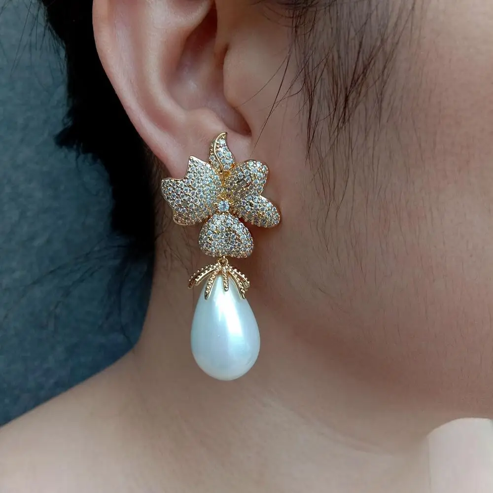 Y·YING White Sea Shell Pearl Teardrop Shape Cz  Pave Flower Stud Earrings Jewelry For Gift